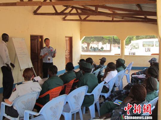 重庆警察获聘联合国维和警察招聘官 曾