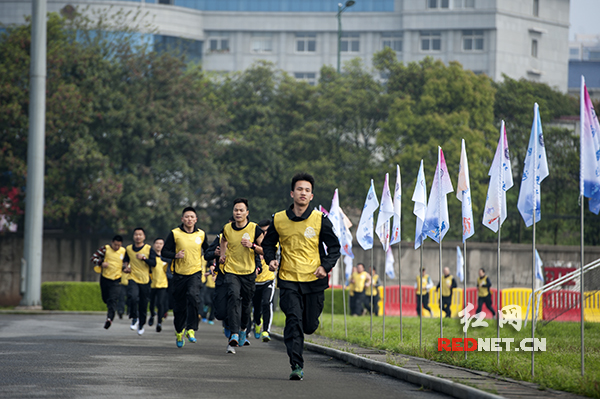 长沙民警迎体能大考 不达标者须脱产训练