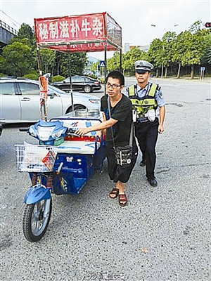 深圳疯狂查扣快递车? 交警回应:查超标电动车