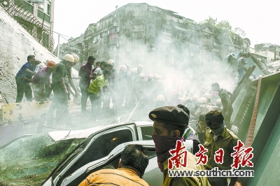 印度立交桥坍塌死伤过百