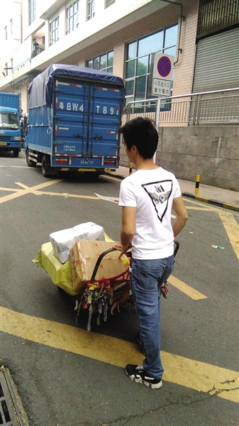 深圳查扣电动三轮快递员被拘留 包裹配送遭延