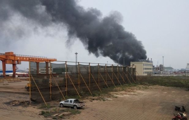 广西钦州港玉柴石化液化气泄漏引发大火