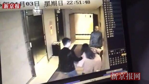 女子在酒店遭陌生男子强行拖拽 记者探访事发