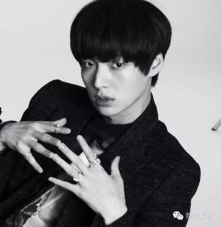 上个月才曝光恋情,这个月就公布结婚!安宰贤具