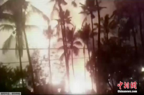 印度西南喀拉拉邦(Kerala)一印度教寺庙(Puttingal Temple)当地时间4月10日凌晨起火，目前已造成80人死亡，超过200人受伤。据最新消息，该寺庙内火势已被控制。