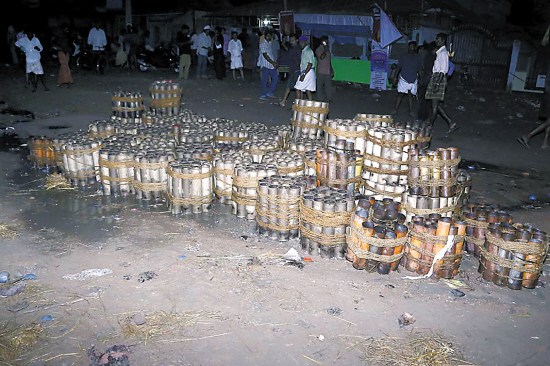  印度寺庙大火 500多人死伤_新浪新闻