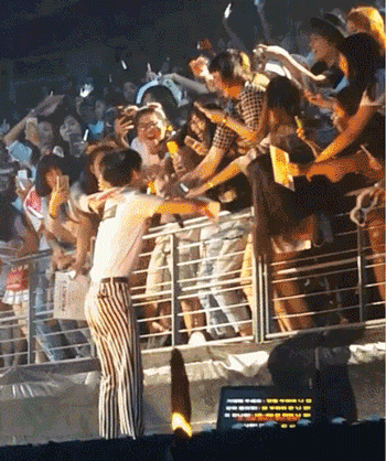 还有点害羞有点严肃是个小奶包,那么现在的吴世勋已经成长到可以自