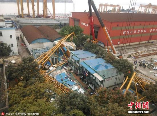 广东东莞一工地发生坍塌事故致12死31伤