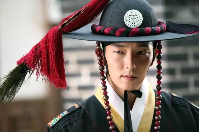 若能用美得不可方物形容男子,定是他!|李准基|步