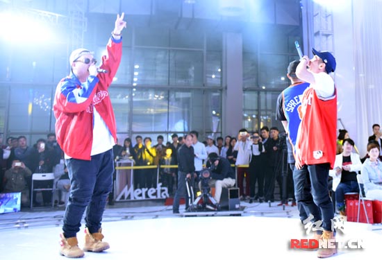 快乐购庆祝十周岁 长沙话RAP搭配内衣秀抢镜