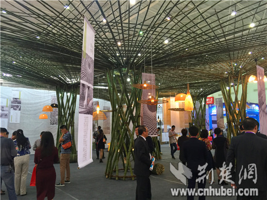 第二届武汉国际家具展开幕 首日专业观众近2万