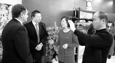 武汉聘任制公务员的试用生活:参与36亿PPP