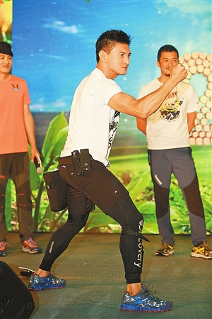 这就是明星版 荒野求生嘛