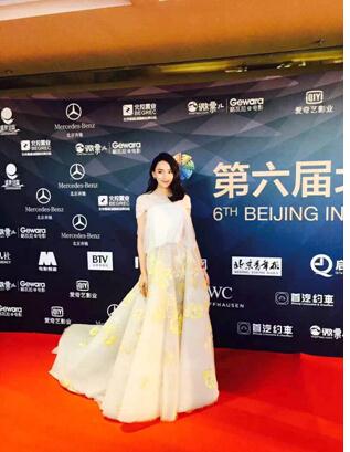 艾晓琪仙气十足亮相北京国际电影节