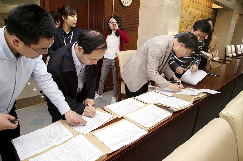 最高检:直面问题 推动落实225件议案建议提案办理