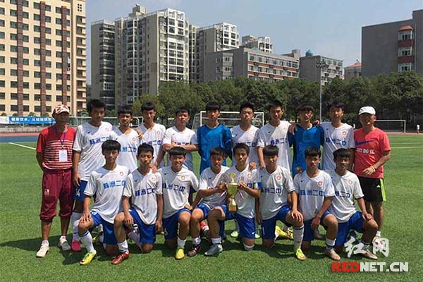 株洲市二中当选湖南省高中较高水平足球基地