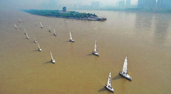 湘江北去 百舸争流