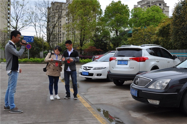 【跟着纪委去暗访】浙江:明察暗访纠 四风