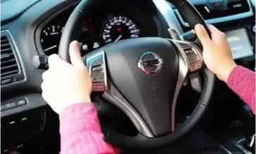 几个瞬间暴露驾龄的动作!总结太到位了!