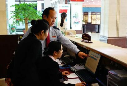 5月1日零时洛阳市开出首张营改增试点增值税