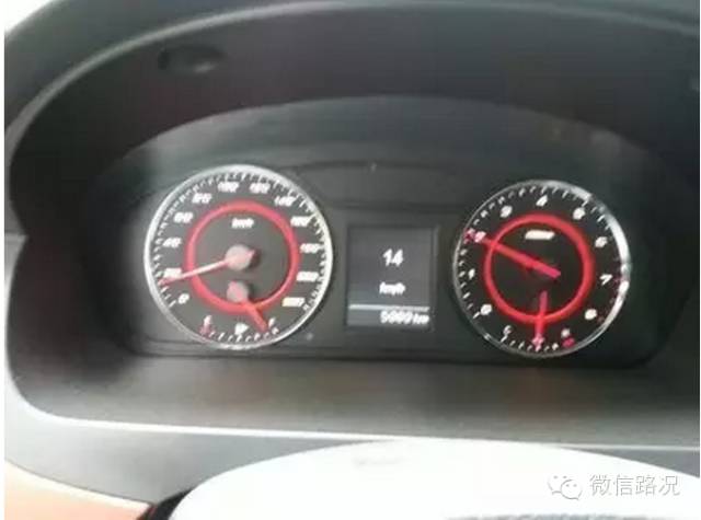 手挡和自动挡应该分别在多少转速升档?