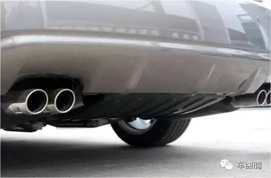 汽车排气管为什么会长在屁股上?