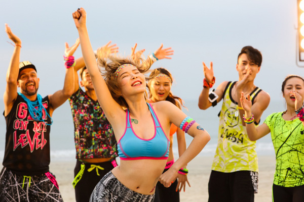 更多活力更多关爱 屈臣氏尊巴慈善热力启动_新浪新闻