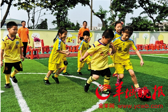 佛山至明年将组建500支校园足球队