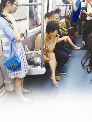 美女穿铁内衣_美女穿性感内衣(3)