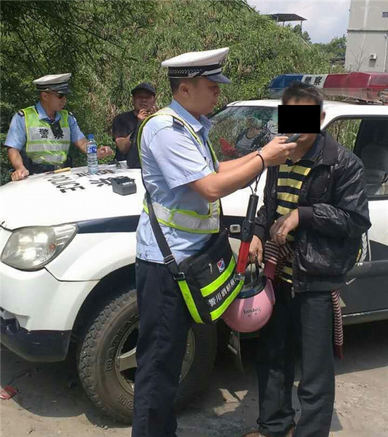 龙岩永定开展整治酒驾醉驾违法犯罪行为统一行