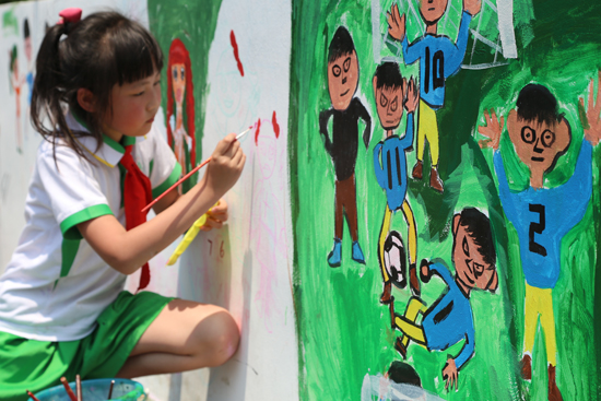 小学生涂鸦宣传足球文化