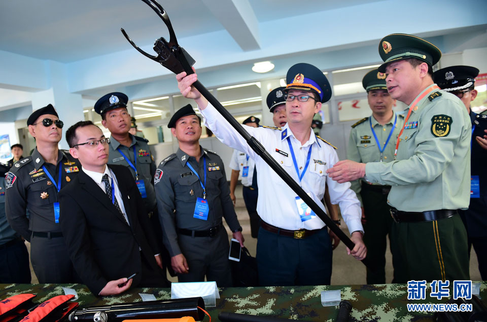 正文    与会代表还赴中国海警福建总队第三支队参观,观摩了中国海警