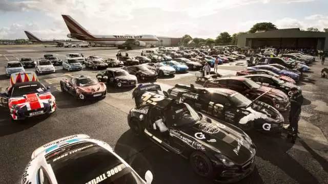 看了这场车赛,才明白天朝超壕们有多普通