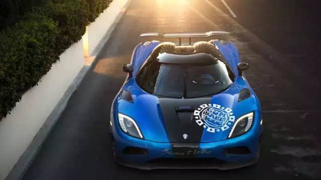 看了这场车赛,才明白天朝超壕们有多普通