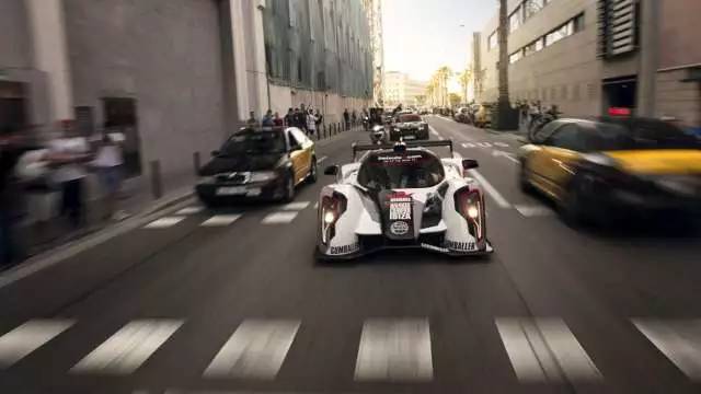 看了这场车赛,才明白天朝超壕们有多普通