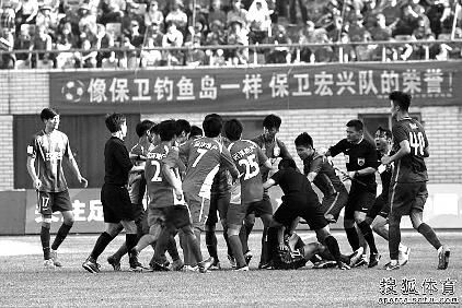 武汉宏兴愿认罚足协暂缓动刀