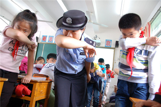 泉州鲤中派出所开展减少灾害风险·建设平安