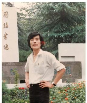 在油画布上描绘灵魂的人