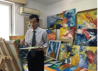 在油画布上描绘灵魂的人