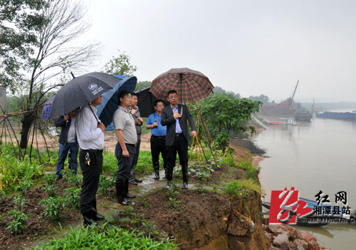 湘潭县委书记谢振华带队督查各乡镇防汛工作