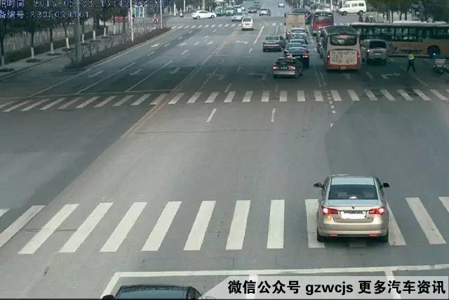 怎样才算闯红灯6分 5JS3-fxsmeif4776708.jpg