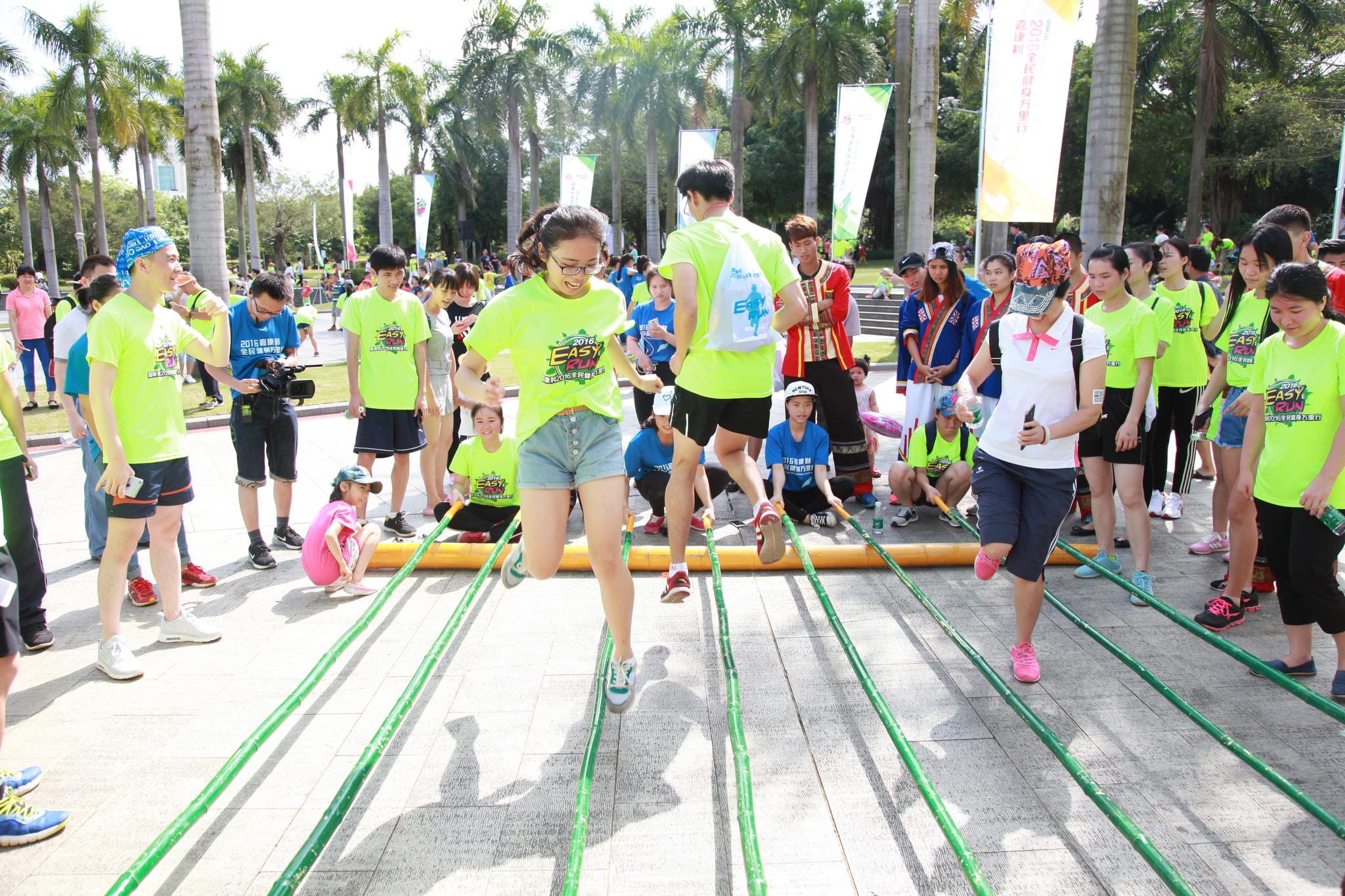 嘉康利全民健身万里行跑进绿都南宁