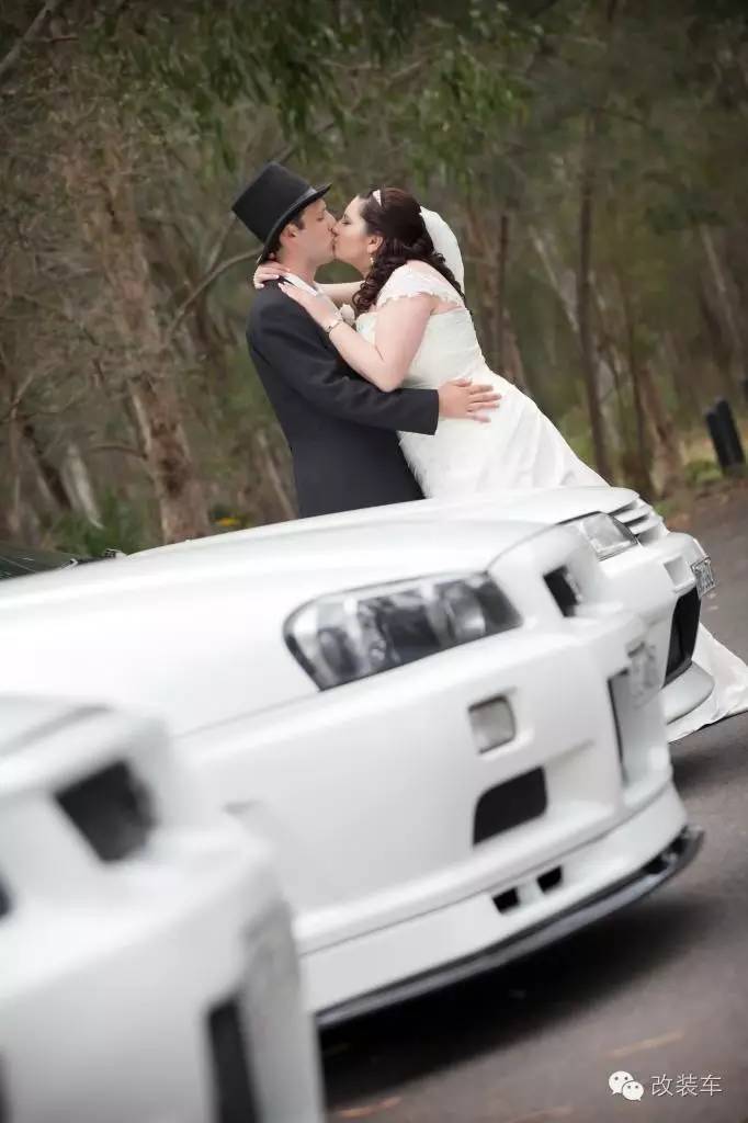 史上最有情怀的婚车队 放眼望去全是战神