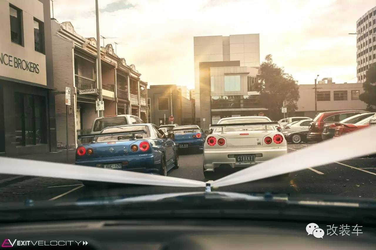 史上最有情怀的婚车队 放眼望去全是战神