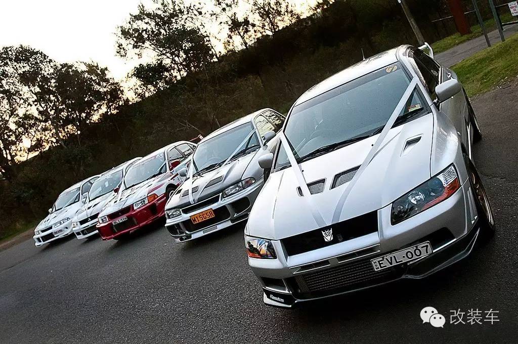 史上最有情怀的婚车队 放眼望去全是战神