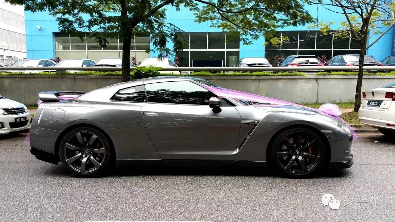 史上最有情怀的婚车队 放眼望去全是战神