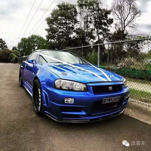 史上最有情怀的婚车队 放眼望去全是战神