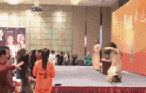 姑娘这是让你吹不是舔啊，难不成职业病犯了？