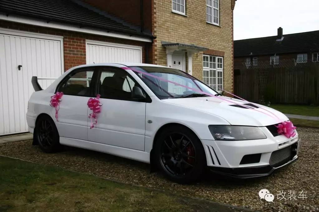 史上最有情怀的婚车队 放眼望去全是战神