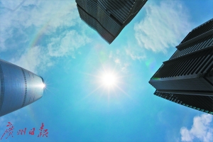 昨日中午,太阳当空照,气温超过30℃.